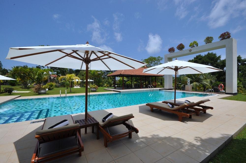 Cocoon Resort And Villas Induruwa Exterior foto