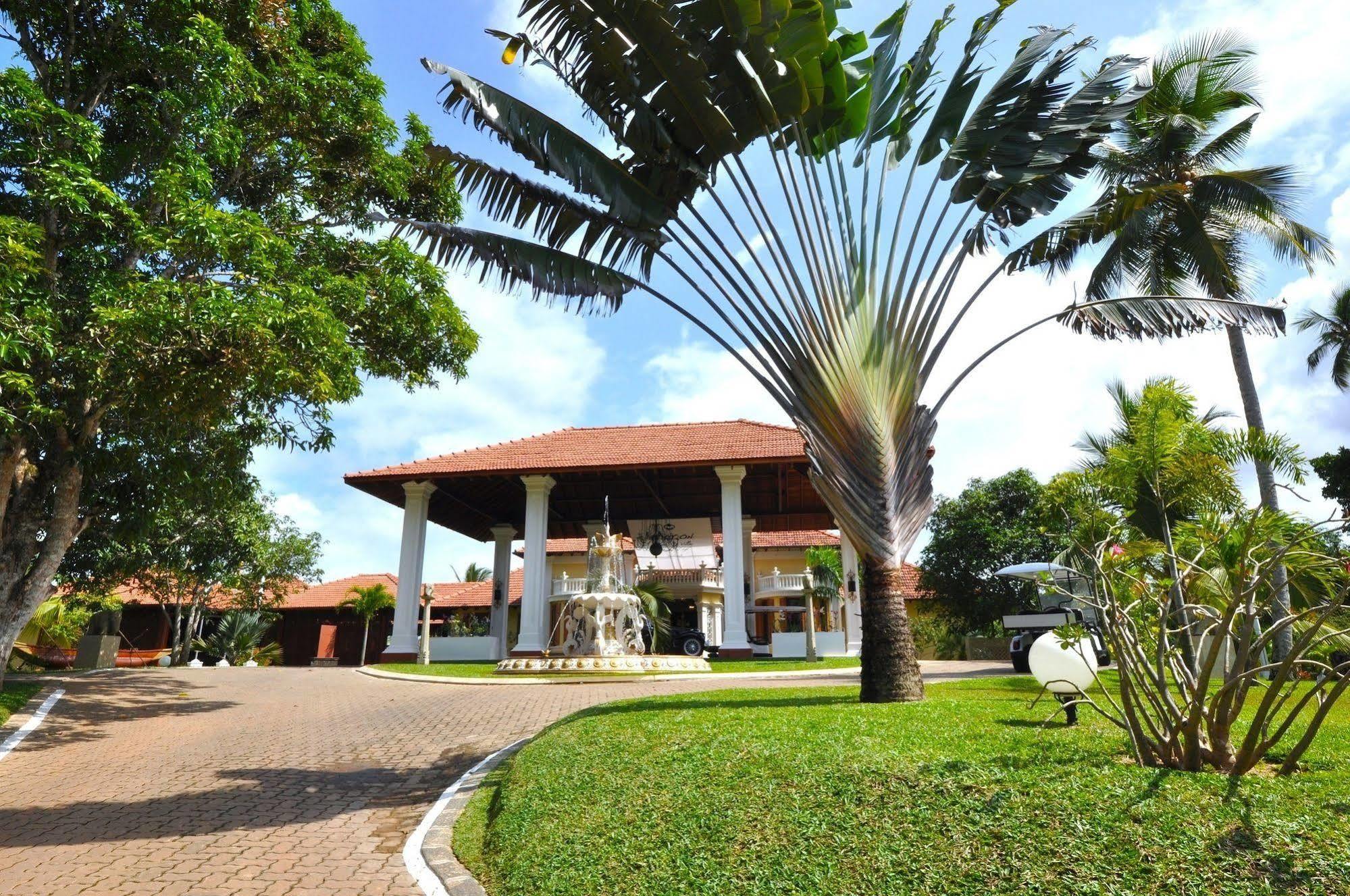 Cocoon Resort And Villas Induruwa Exterior foto