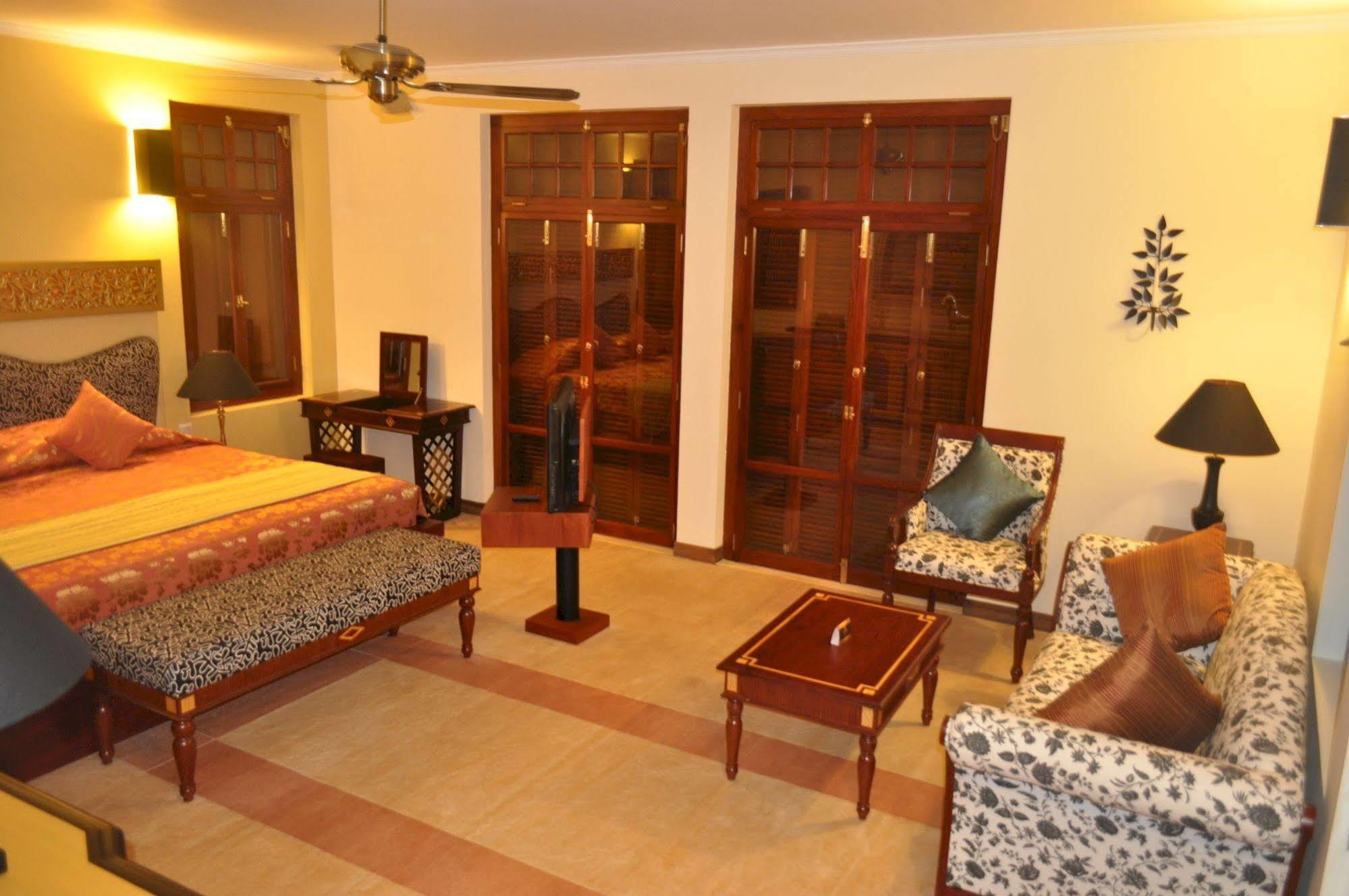 Cocoon Resort And Villas Induruwa Exterior foto